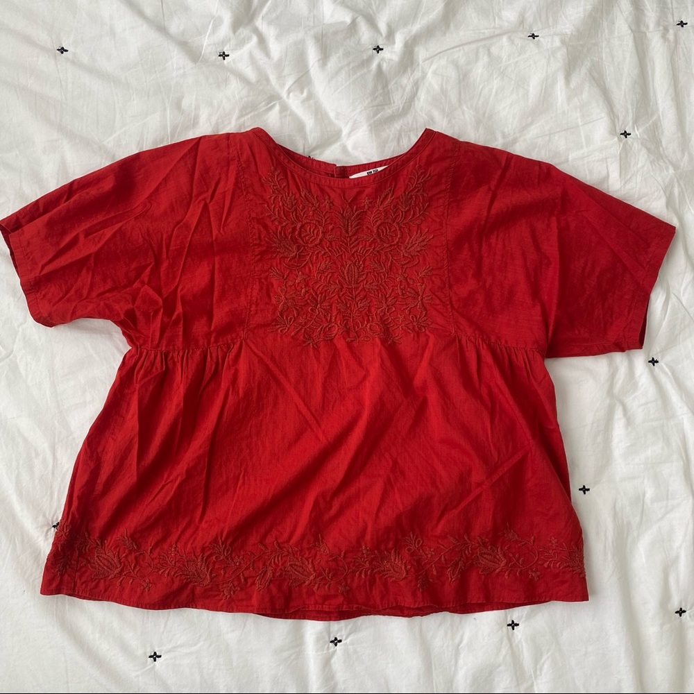 Uniqlo // Floral Embroidered Top